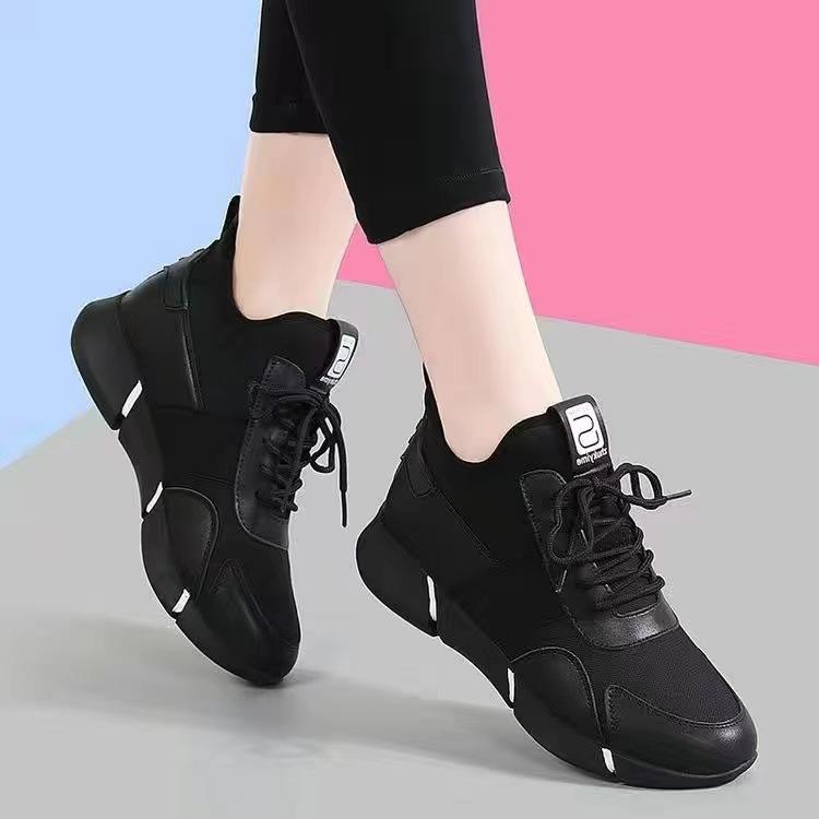New Spring and Summer Women's Shoes Breathable Mesh Soft Sole Versatile Leather Walking Mother Shoes One Pedal Lazy Shoes