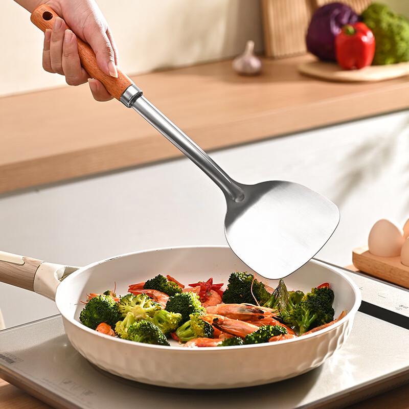 ZhiShi 304 Stainless Steel Wooden Handle Wok Spatula
