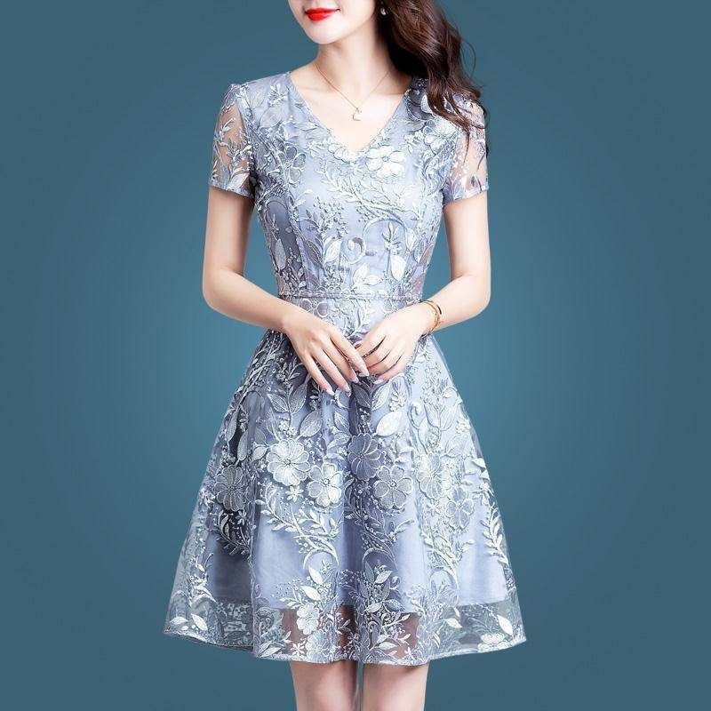 Abiti estivi da donna a maniche corte linea ad A slim Elegante abito traforato