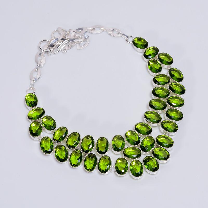 

Unisex Hammered Silver Bar Necklace with Sleek Finish and Lobster Clasp