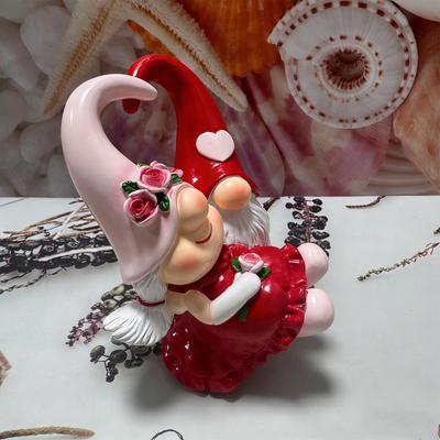 Gnome Statue Resin Handmade Valentine's Day Gnomes Figurines For Living Room Bedroom Shelf Table Study Nursery Bedside Display