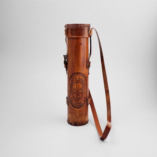 Funkcjonalny Teleskop Mosiężna Konstrukcja Optyka Szklana i Wysokie Powiększenie Wykończenie Kamuflażowe Długość 45,72 cm W Skórzanej Torbie