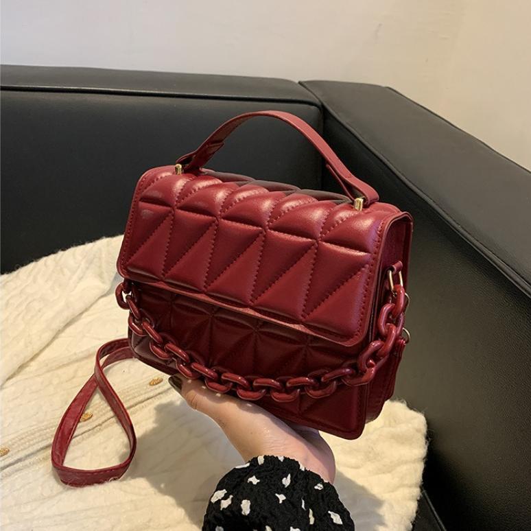 Women's Luxury Black Quilted Crossbody Bag with Chunky Chain Fashion Mini Flap Purse for Daily Party Shoulder Bag