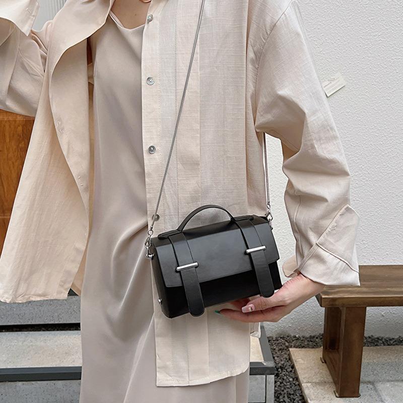 New Small Square Bag Women's Solid Color Simple Casual Shoulder Messenger Bag Urban Commuting Versatile Texture Chain Bag