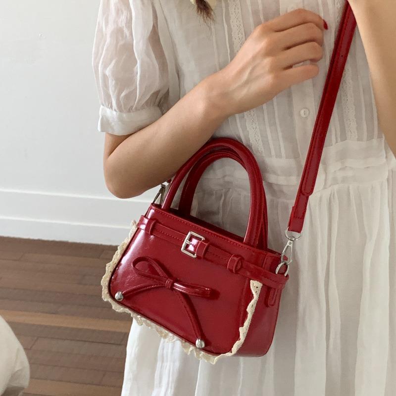 Lace edge portable small square bag women's new trendy fashion simple versatile shoulder bag commuter messenger bag