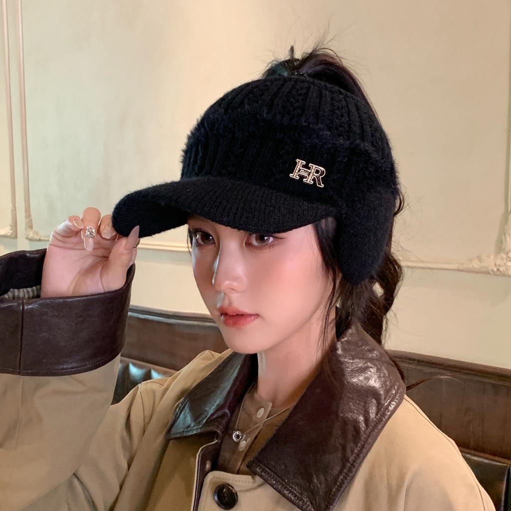 High ponytail hat Women's winter wool hat Thickened warm outdoor cycling ear protector Cold hat Empty top duck tongue baseball cap