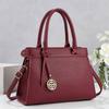 Fashion Womens Handbag With Zipper Closure And Multiple Inner Pockets For Casual Outings