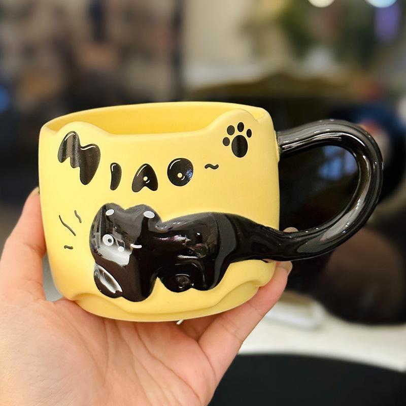 

A Girl with A High Level of Appearance Hand Painted Cartoon Black Cat Ceramic Mug Creative Home Design Sense Coffee Cup As A Souvenir . 380ml