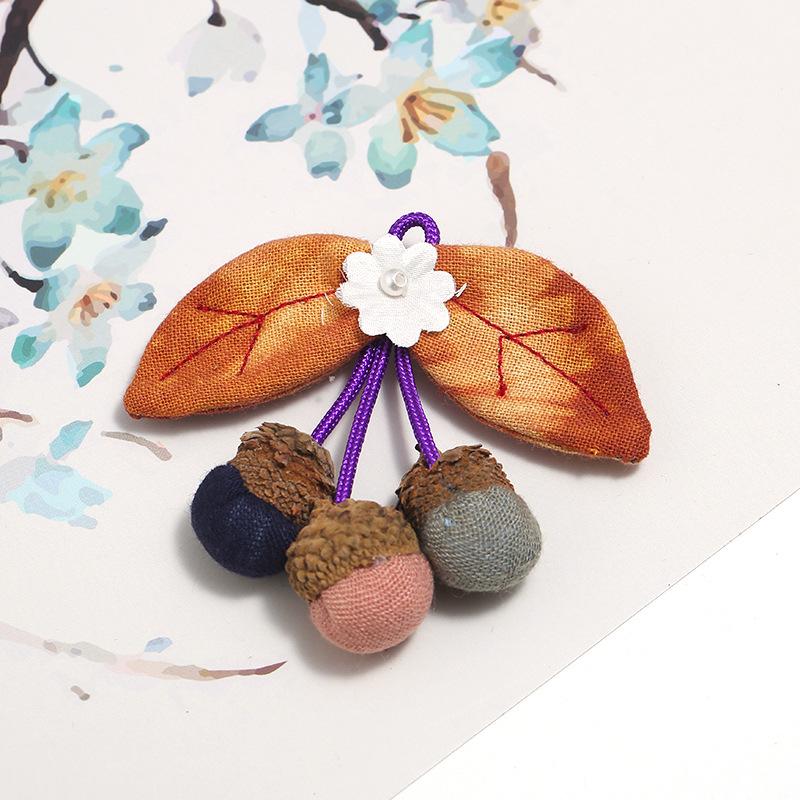 Original design handmade fabric embroidery brooch retro simple and elegant personality versatile corsage jacket bag accessories