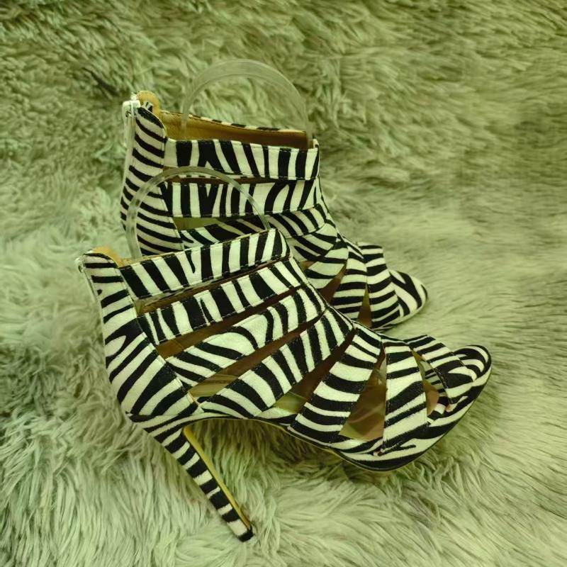 Yeni Moda gösterisi Kadın Sandalet Moda Seksi Yüksek Topuklu Platform Pompaları Peep Toe Sandalet Rahat Beyaz Kırmızı Düğün Ayakkabıları