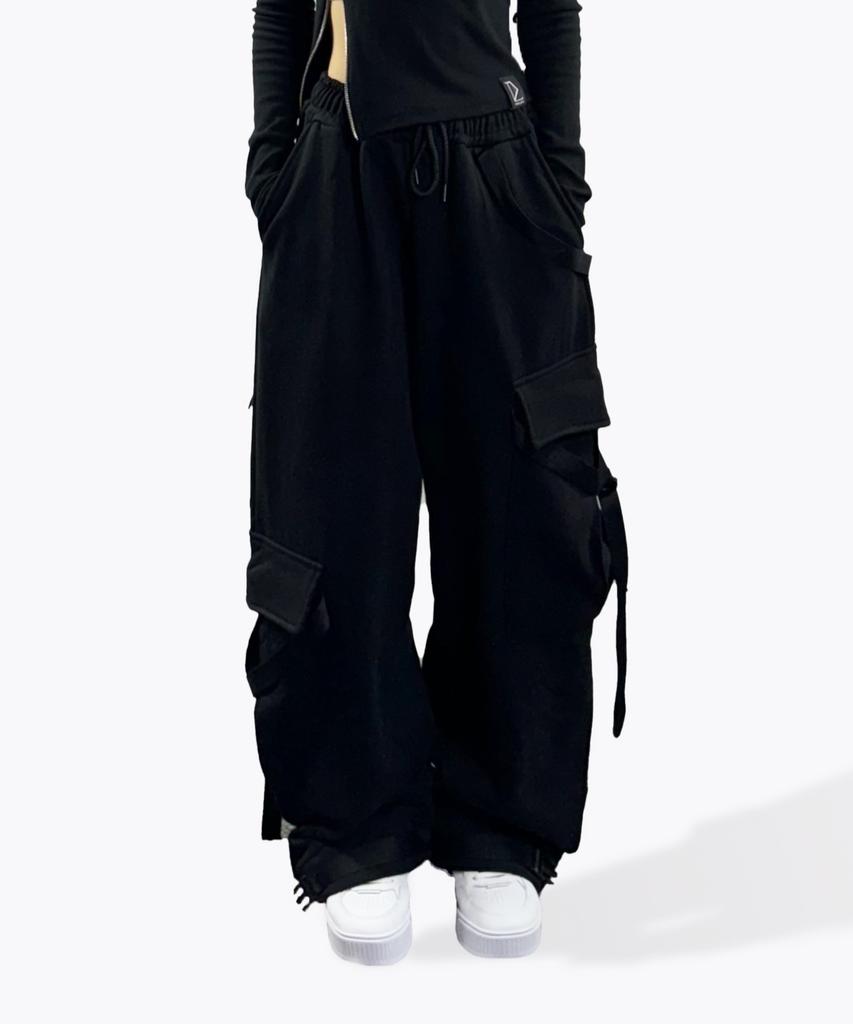 Digeunolusileu Strap Wide Cargo Pants