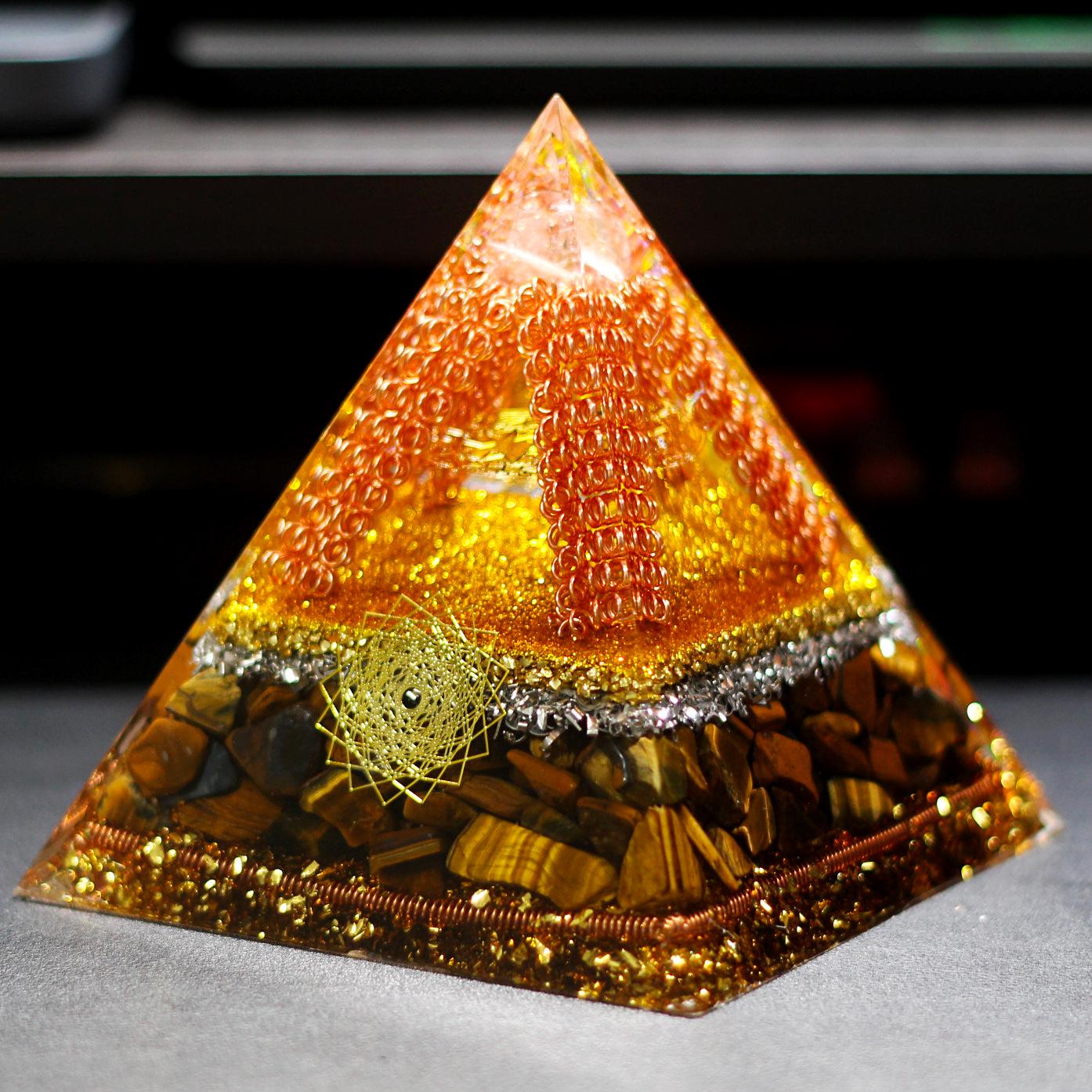 Golden Pyramid Resin Crystal Ornament - Large Desktop Handicraft with Drip Glue Finish 12x12x12 cm