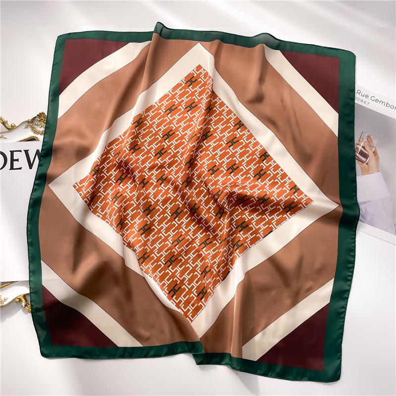 Silk Scarf Women'S Scarf Shawl 70Cm Korean Small Square Scarf Satin Surface Print Sun-Proof Headscarf