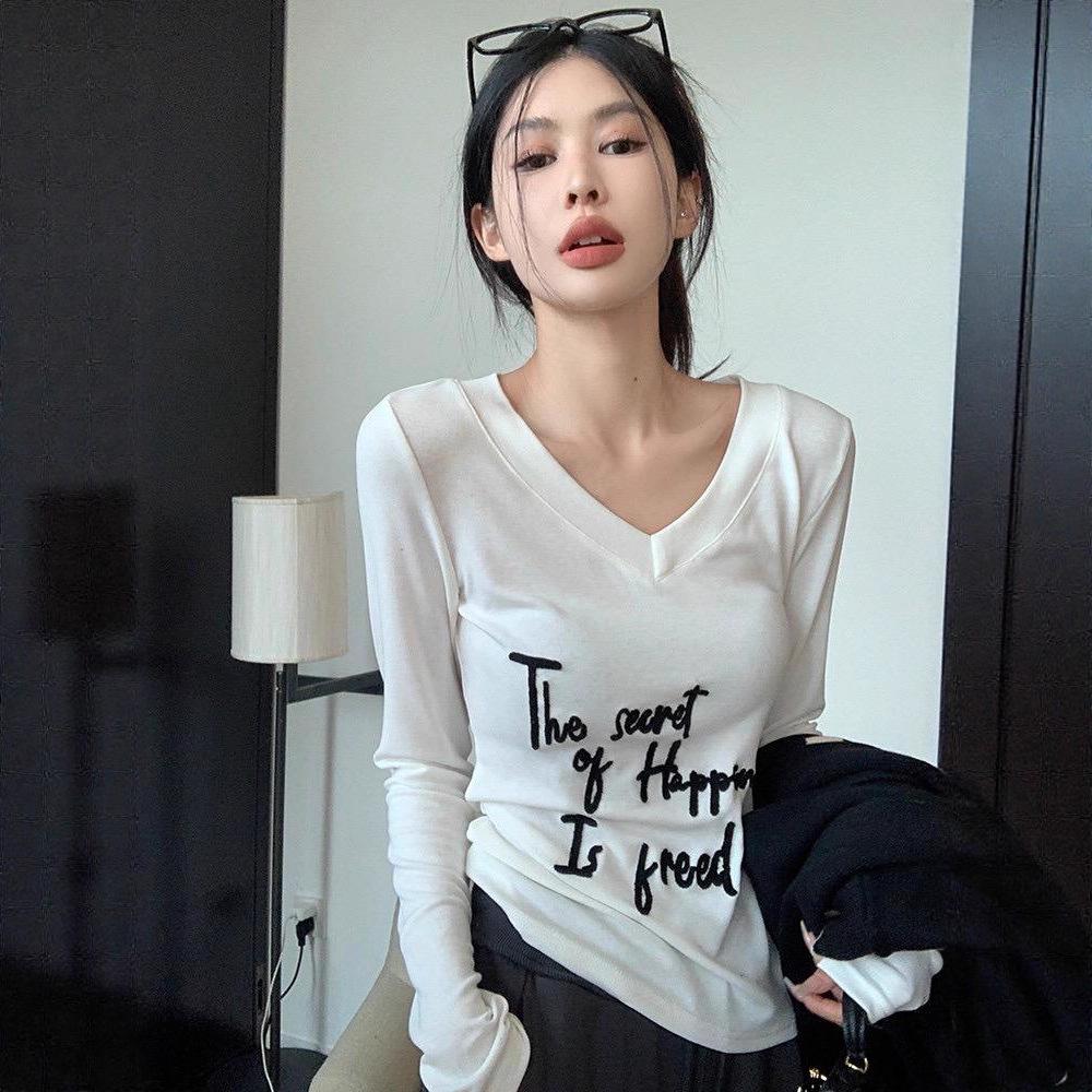 2025 Autumn Korean V-neck Long-sleeve Women's Letter Print Slim-fit T-shirt