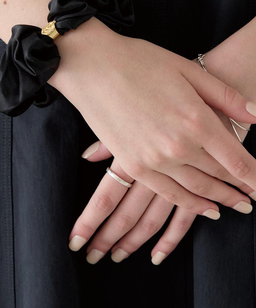 Aphrose Trace Line Ring