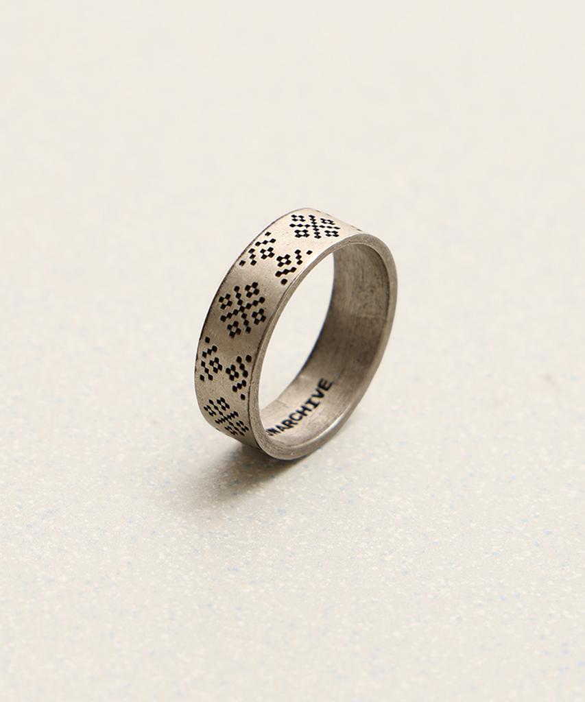Towtow Archive Sani Stamp Narrow Ring Silver Burnished