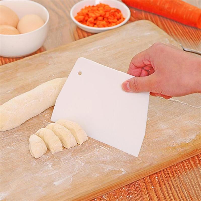 Baking and Decorating Plastic Scraper – Multi-purpose Tool for Cakes, Noodles, and Kitchen Use