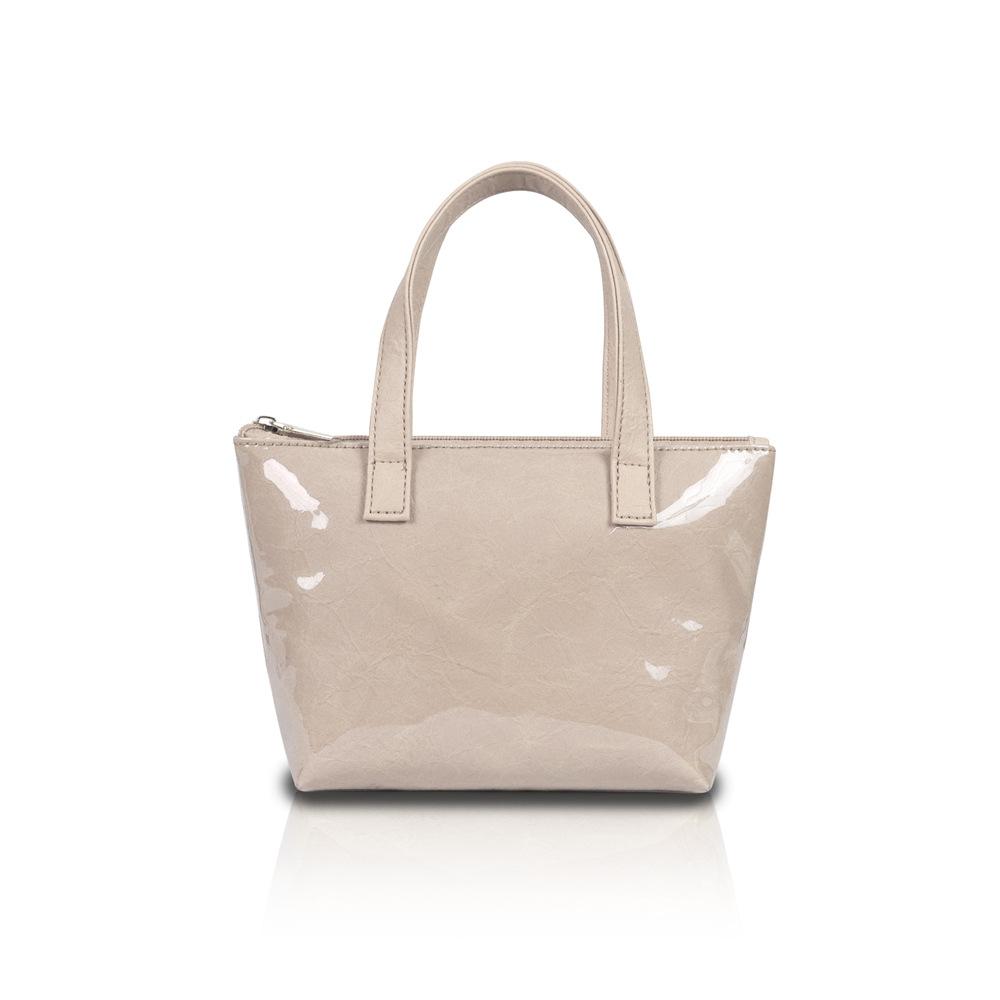 This PVC Women's Bag Is Lightweight, Niche, and Has A Unique Design Sense. It Is A Simple and Spacious Commuting Handbag