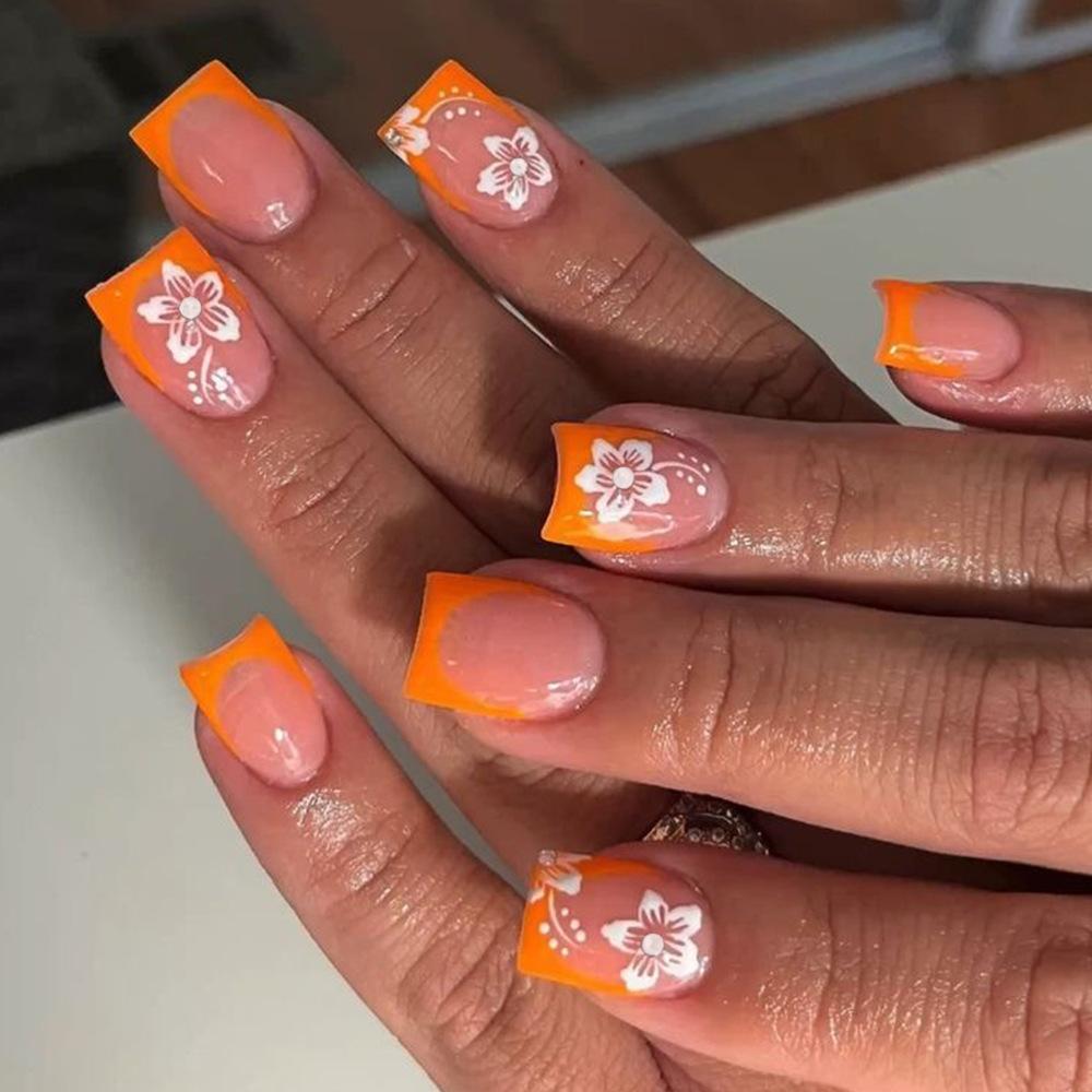 24 Pezzi Unghie Finte Francesi Quadrato Corto Bianche Riutilizzabili con Catena di Stelle di Strass Rosa Nude Set Unghie Moda in Acrilico