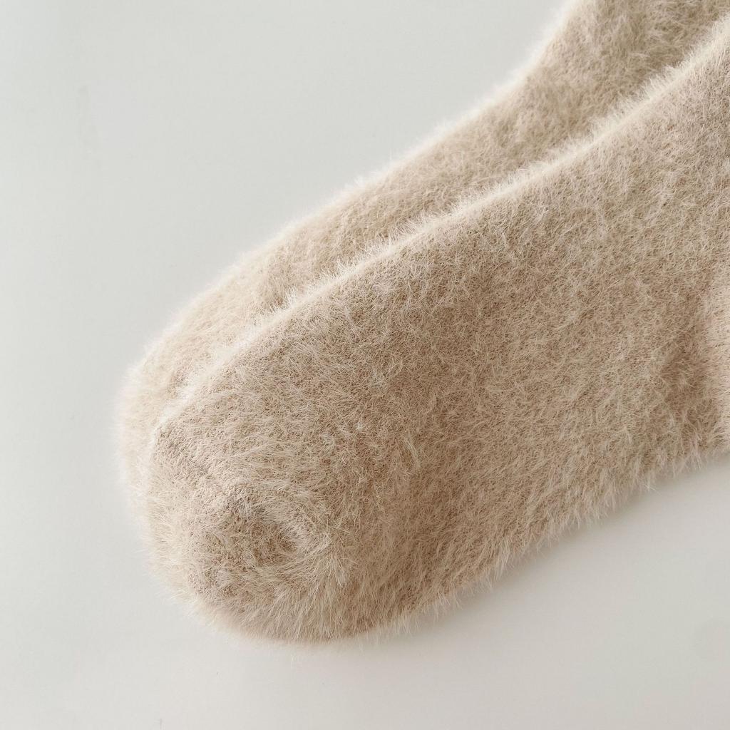5pcs Women Mink Fleece Heart Embroidery Socks Winter Thick Warm Thermal Sleep Socks Casual Versatile Ladies Daily Socks