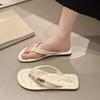 Fashion Women's flip flops for summer fashion 2025 new flat bottomed toe clip on internet famous sandals beach shoes