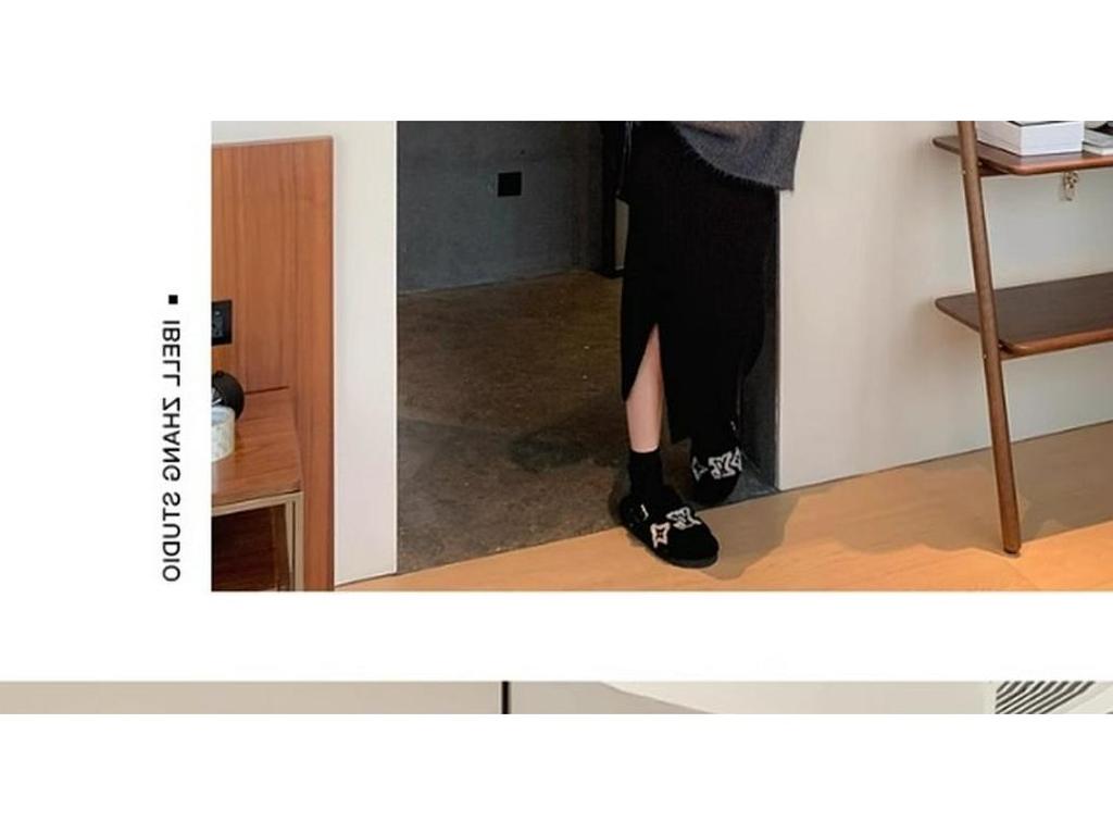 Women's Gray V-Neck Mohair Sweater - Cozy Autumn/Winter Knit Pullover