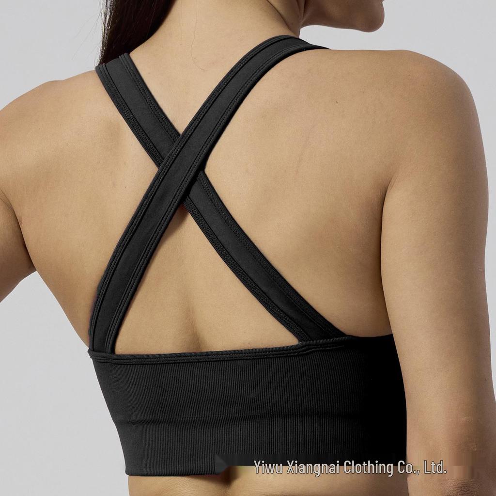 New Seamless Women's Yoga Set: Sports Bra, Fingerless Gloves, and Hip-Lifting Shorts for Fitness