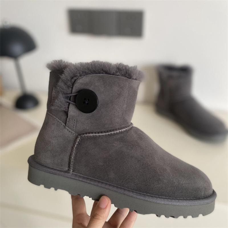 Snow boots women's wooden buckle short tube sheepskin fur integrated classic versatile velvet thickened warm cotton shoes winter shoes