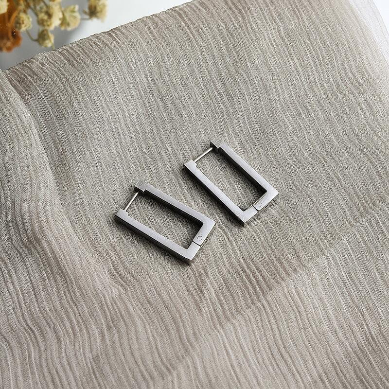 Ladies' Rectangular Geometric Earrings With Hollow Metal Rectangular Ear Buckle