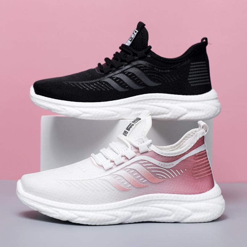 Foreign trade couple with the same shoes, light and wear-resistant mesh, breathable popcorn, one pedal, casual sports shoes, breathable and sh