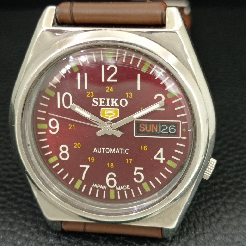 VINTAGE SEIKO 5 AUTOMATIC 7009A JAPAN MENS MAROON COLOR DIAL WATCH a708571-1