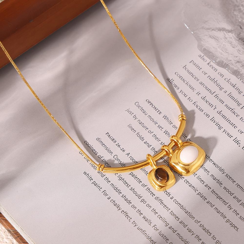 Retro Two-Color Asymmetrical Square Pendant Necklace 18K Plated Real Gold Light Luxury Minimalist Wind Titanium Steel Jewelry