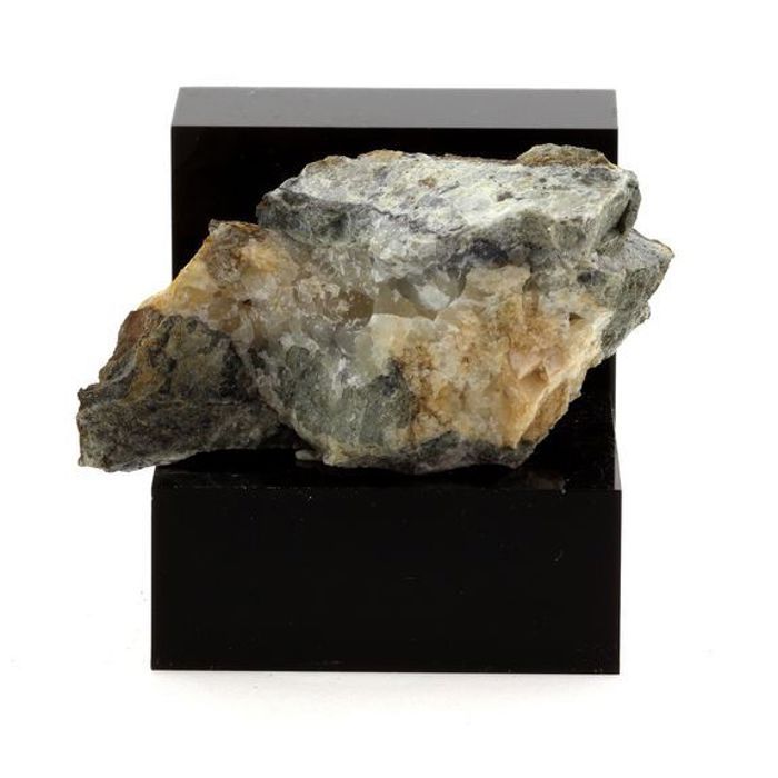 Calcite 295.1 carats