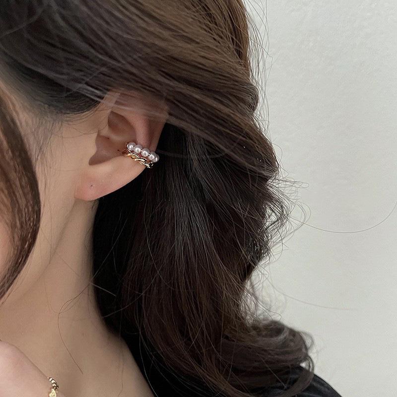 Double Layer Pearl Ear Cuff – No Piercing Needed (2021 Trending Fashion)