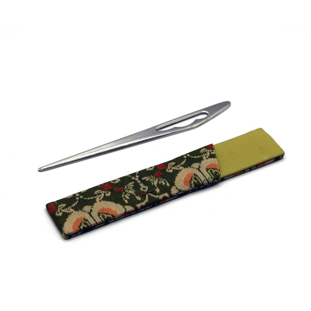 

Подставка для зубочисток с зубочисткой из нержавеющей стали, роспись по дереву Тэнпё, парча с цветами, ткани Тацумура, утварь для чайной церемонии