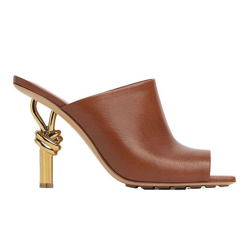 Mode Europäisch Amerikanisch Sommer Hohe Qualität Unregelmäßiger Hoher Absatz Quadratische Zehe Pantoletten Damen Nachtclub Show Bankett Übergröße Sandalen