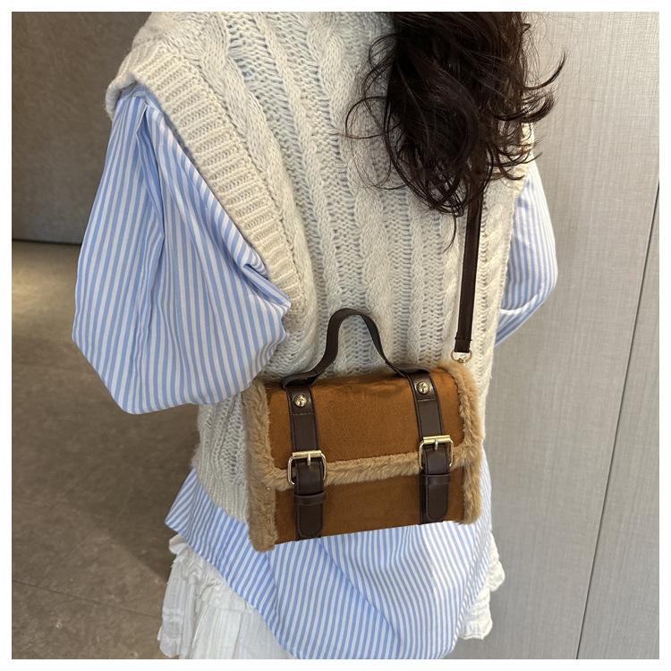New Fashion Winter Plush Crossbody Bag Minimalist Street Style Small Square Bag