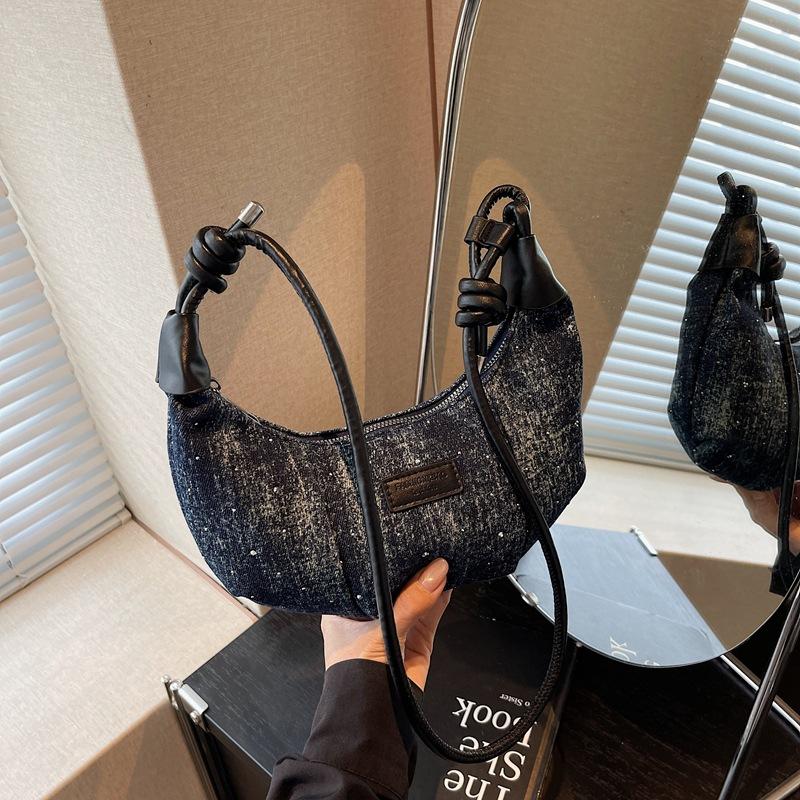 

Повседневная простая трендовая персонализированная нишевая сумка через плечо женская модная повседневная сумка-пельмень универсальная легкая сумка-мессенджер чёрный