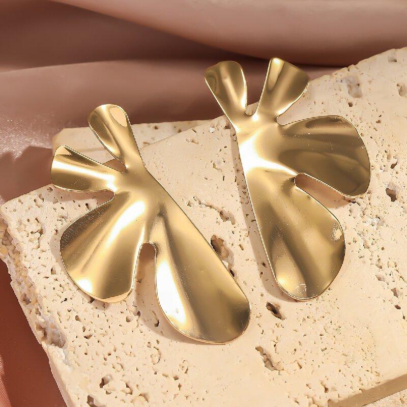 Women's European Style Irregular Petal Floral Dangle Earrings, Trendy Edgy Sophisticated Statement Design