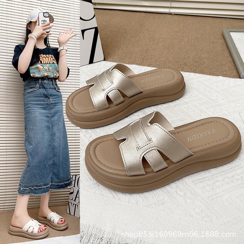 

Thick-bottomed open-toed word with beach cool slippers for women to wear 2025 summer Korean version of comfortable commuting muffin slippers for women 40 шампанського
