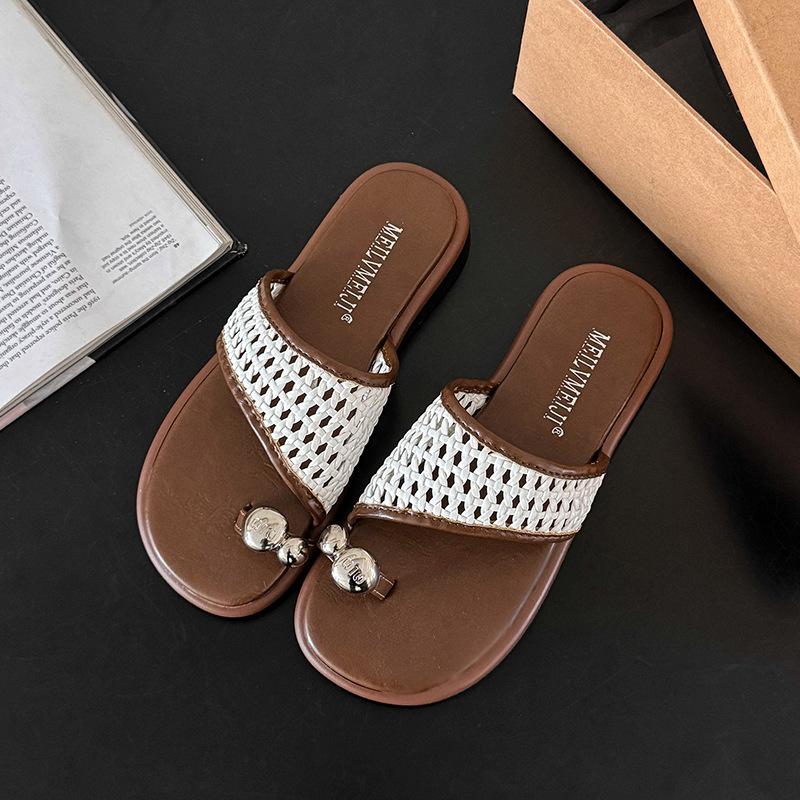 

Niche set of toe cool slippers women s summer wear 2025 new with skirt slippers seaside flat slippers 40