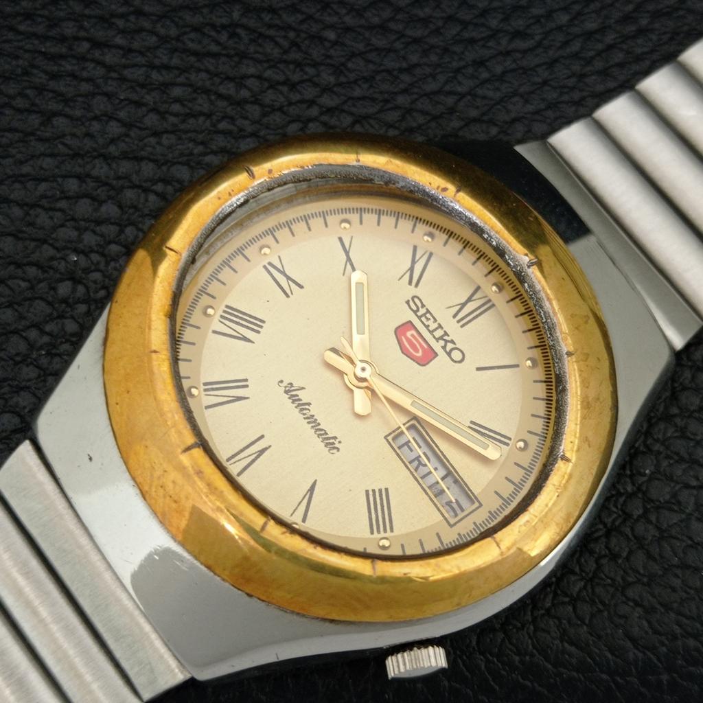RARE VINTAGE SEIKO 5 AUTOMATIC 7009A JAPAN MENS GOLDEN DIAL WATCH A709534-1