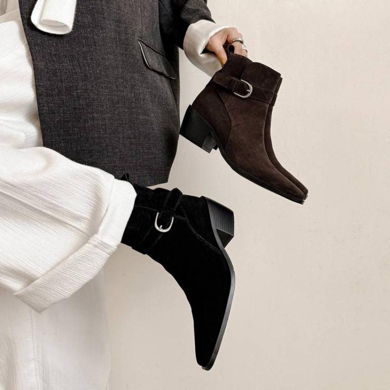 Autumn and Winter Mid-heel Women's Leather Boots Versatile Pointed Rubber Sole Rear Zipper New Low Boots Leather Martin Boots Women