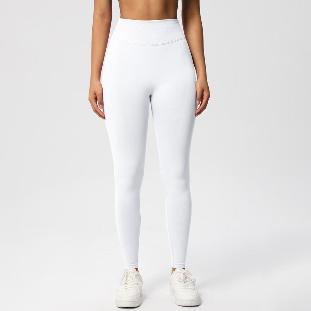 High-Waisted Peach Seamless Yoga Pants for Women - Hip-Lifting, Three-Section Design for Fitness & Running