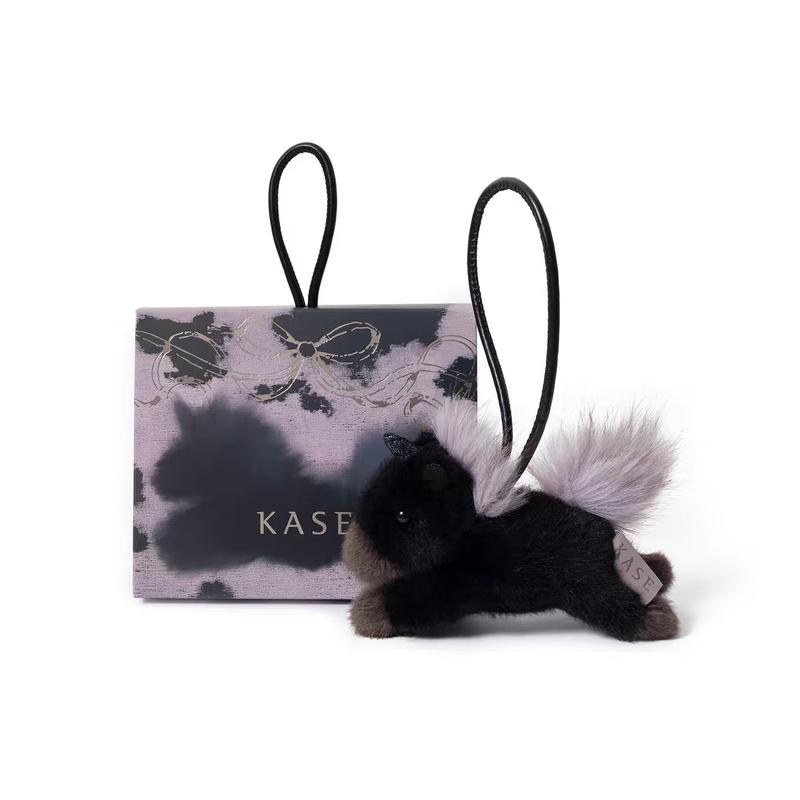 Плюшевый брелок KASE «Мечтательная лошадь» с ароматом