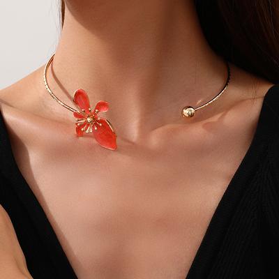 Hot-selling Fashion Metal Flower Collar Type Light Luxury Design Necklace Necklace