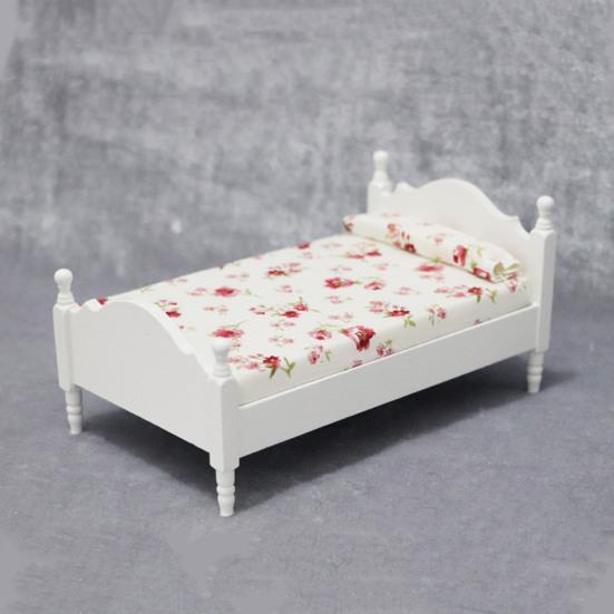 Wooden Scale 1:12 Exquisite Dollhouse Mini Single Bed Decor for Playing