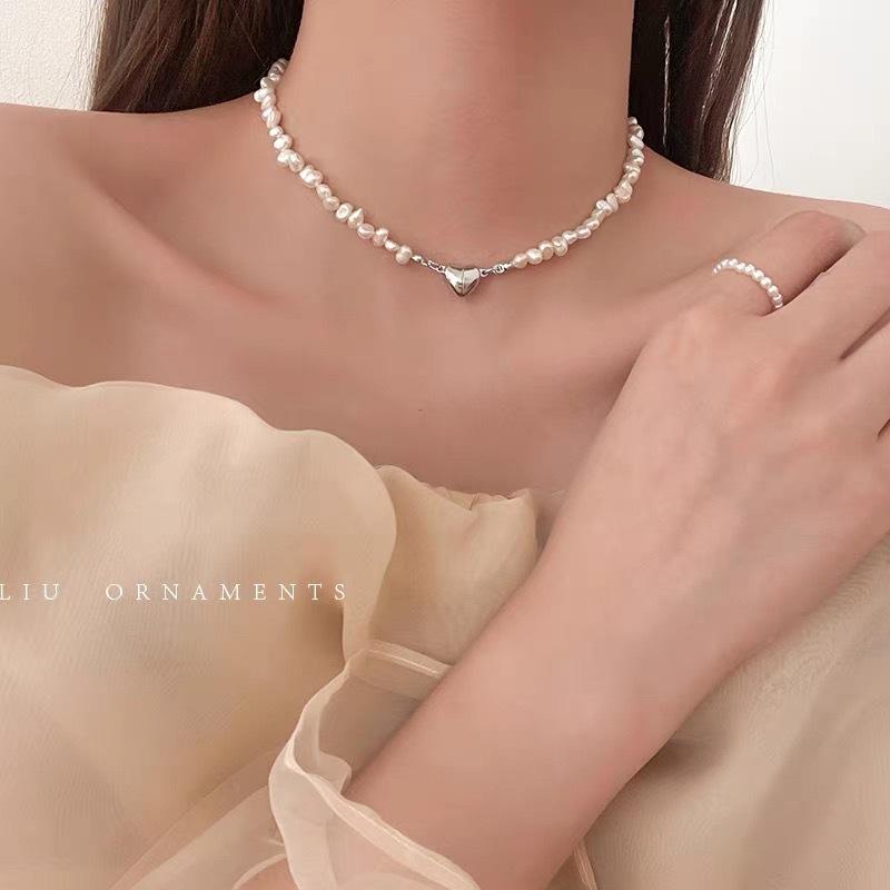 Magnetic Non-regular Freshwater Heart-shaped Pendant Necklace - a Unique Design with a Chic Look for the Collarbone Chain