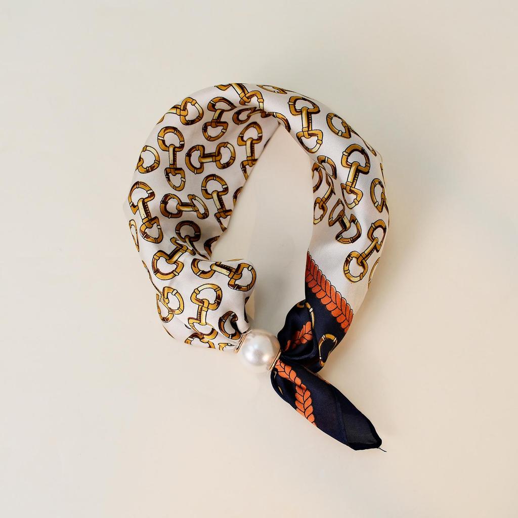 Elegante Sciarpa di Seta Magnetica con Fiori di Cashmere a Pois