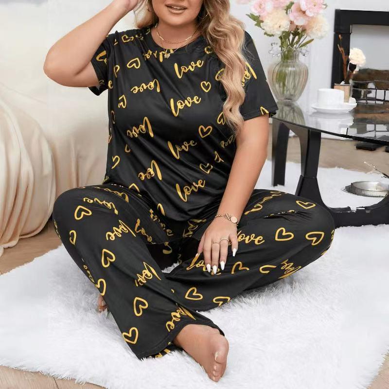 European Heart Print Plus Size Sleepwear Set: Round Neck, Short Sleeve, Long Pants